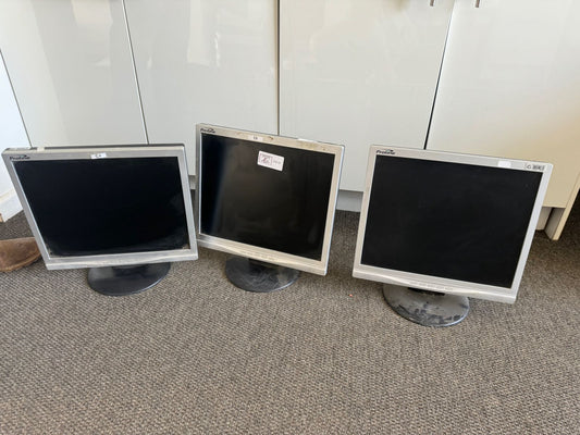 VD 43: 3x monitors