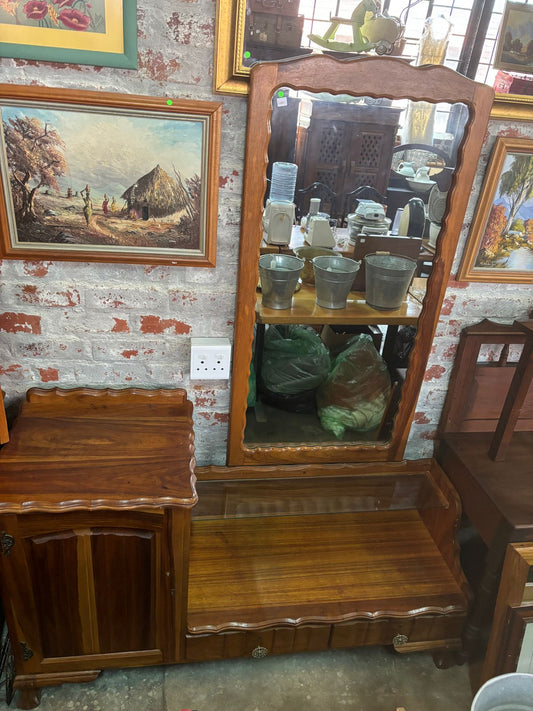 Lot 12: Dressing Table