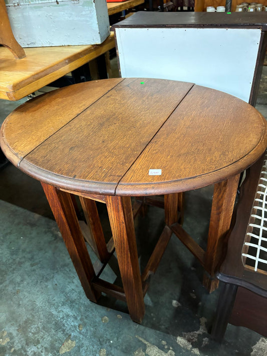 Lot 120: Table